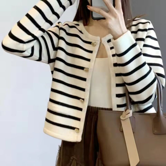 Women Sweater Autumn Winter Striped Print Round Neck Long Sleeve Lady Knitting Coat Single-Breasted Buttons Sweater Cardigan